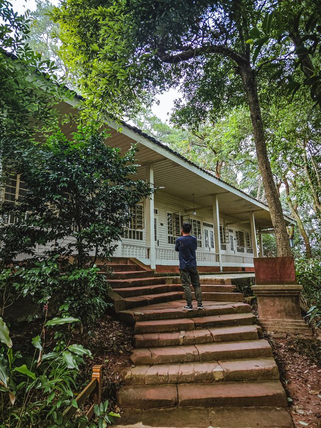 這座百年歷史的國賓館，才是峨眉山泡湯天花板。