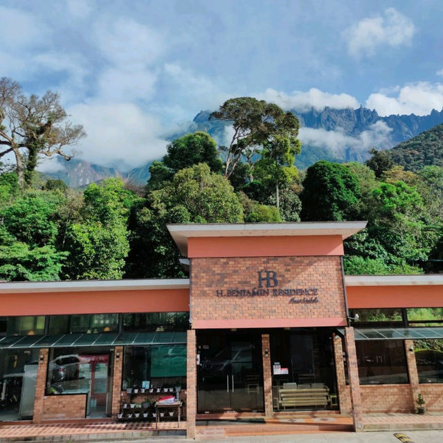 ⛰️ Phenomenal View of Mount Kinabalu 