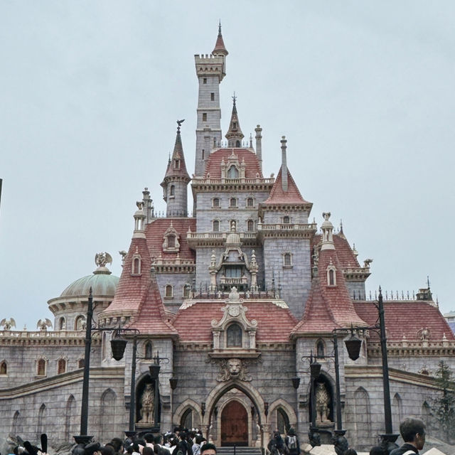 🏰✨🎠 Step into a World of Enchantment at Tokyo Disneyland! 🦆👹🍔