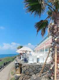 Café by the beach 