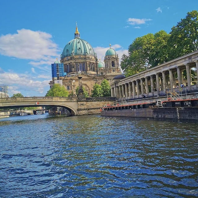 A Stroll through beautiful Dome