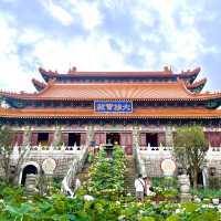 Don’t miss the visit to Big Buddha and the amazing crystal cable car