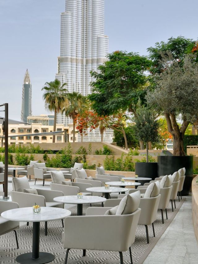 🌟 Dubai's Downtown Delight: Top Hotel Picks 🌟