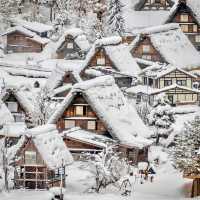 日本白川鄉合掌村感受童話般的雪國秘境