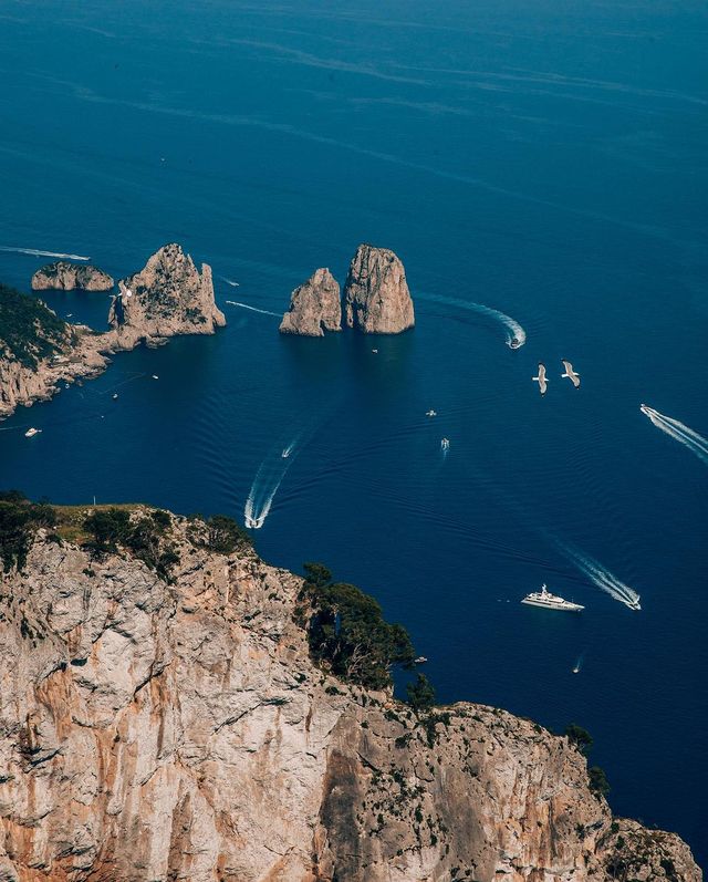 🌴🇮🇹 Capturing Capri: Timeless Memories of the Italian Paradise! 📸🌊