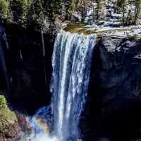 Yosemite National Park Natural scenarios With  fantastic Beauty of place 