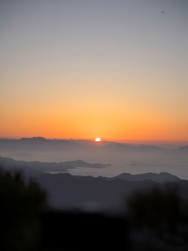 秦嶺山脈奔赴雲海日出 駕車直達太子嶺。