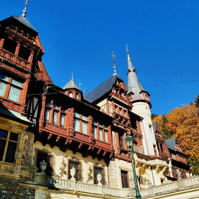 Exploring Peleș Castle