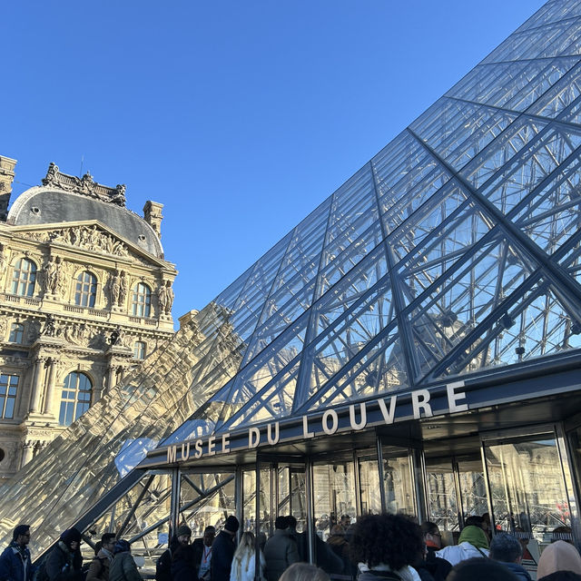 🖼️🎨 Louvre Museum, Paris France!