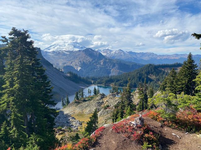 Mt Baker 賞秋Chain Lakes 徒步