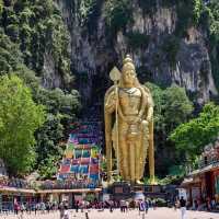 Batu Caves: A Stairway to Spiritual Splendor in Malaysia