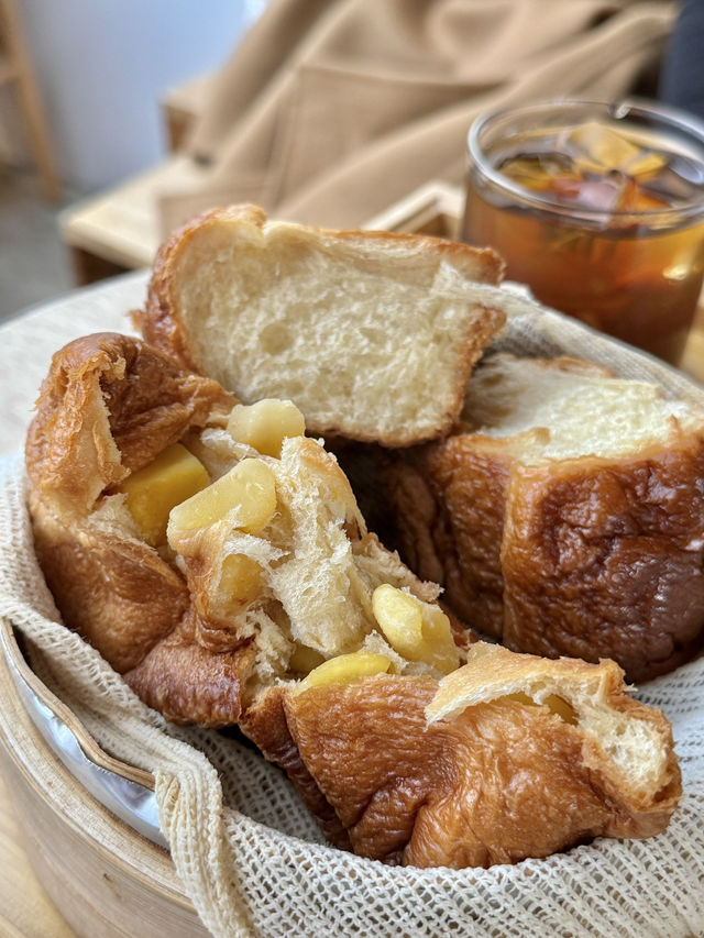 만두 찜기에 나오는 익선동 토스트 카페🍞