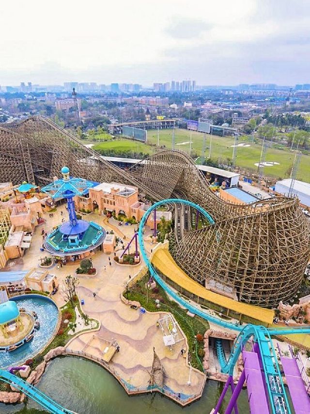 🎢🐼 Explore Chengdu: Pandas & Playgrounds 🎠🐋