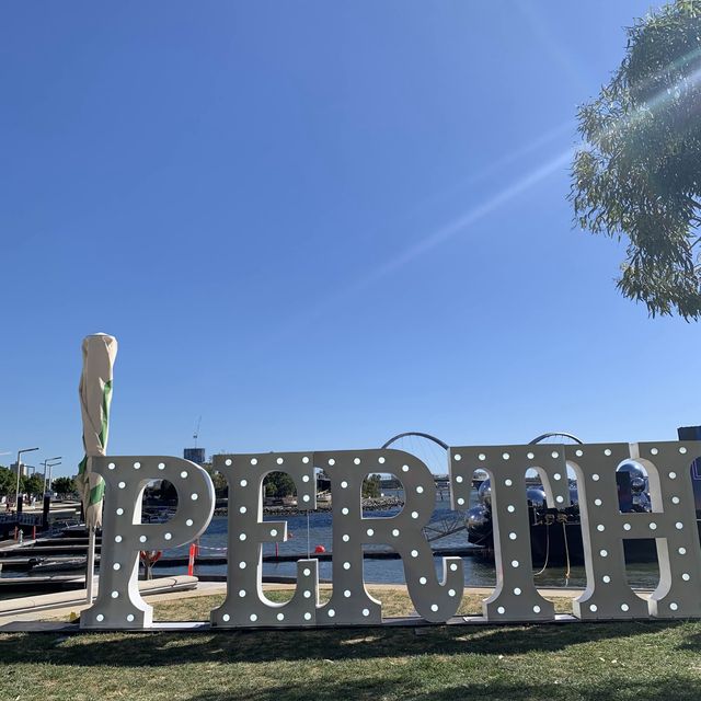 Perth | A Leisurely Walk at in downtown Perth and Elizabeth Quay 