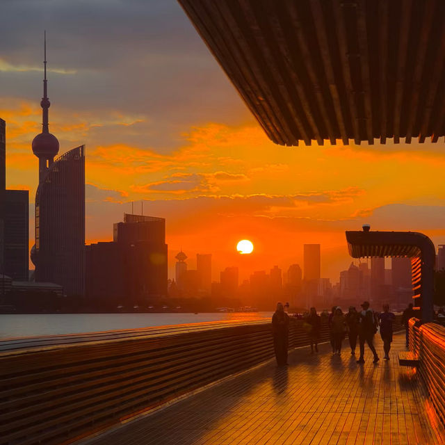 Watching sunset on Huangpu River