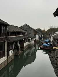 Step back in time visiting Zhouzhuang Ancient town 