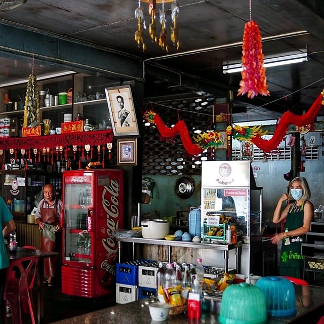 泰國清邁_ช้างม่อยกาแฟ 牛肉湯_清邁60年老店美味