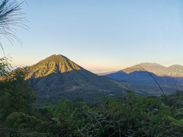 伊真火山和布羅莫火山