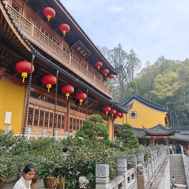 Hangzhou - Ancient buddhist temple that worth you visit