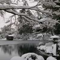 【金沢】歴史と雪景色が織りなす、冬の兼六