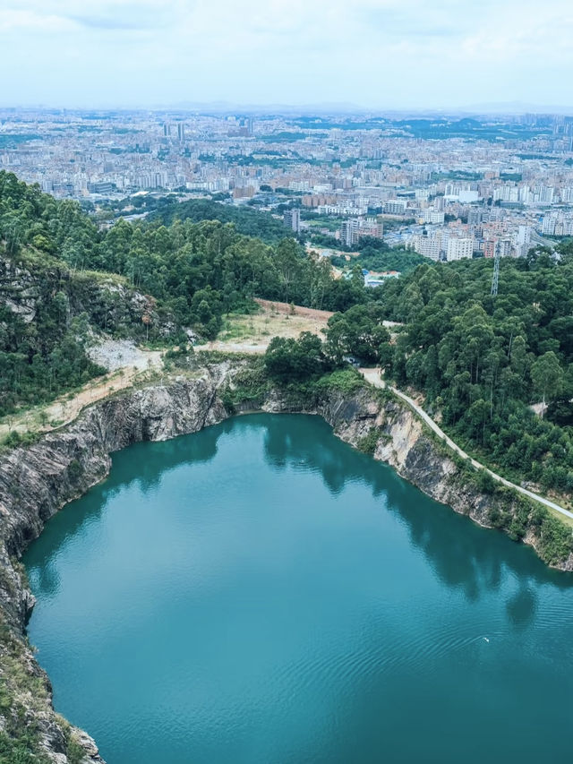 廣州【六片山】｜遺失的藍色眼睛