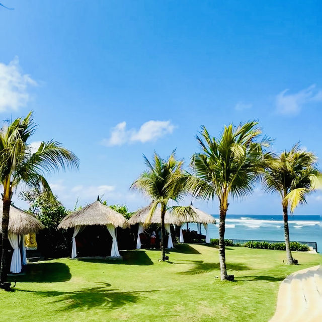 Uluwatu, Bali it’s amazing Blue sky & Blue sea