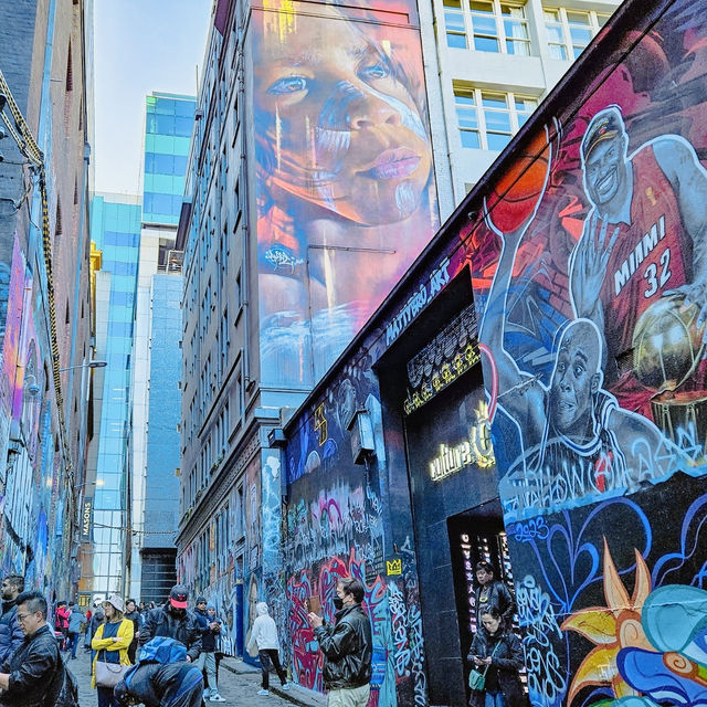 The famous street arts at Hosier Lane 