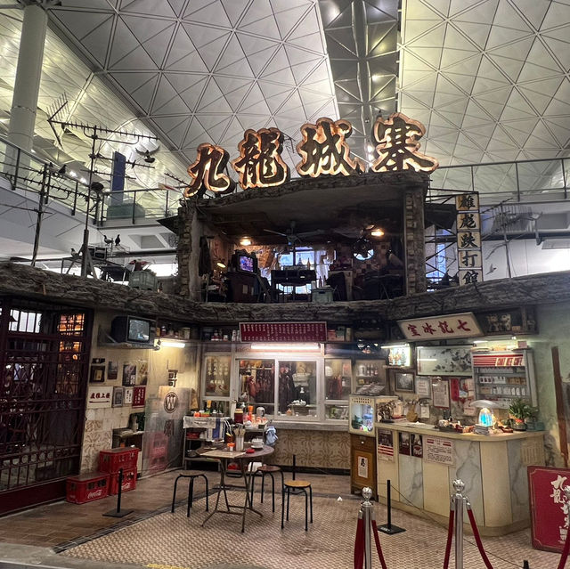 【香港國際機場】 機場展覽 經過一定要打卡 九龍城寨場景