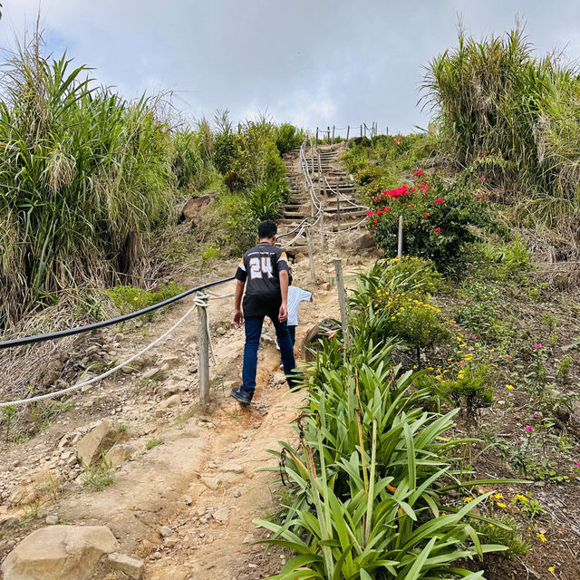 Majestic Views Await: Hiking Sosodikon Hill in Kundasang!