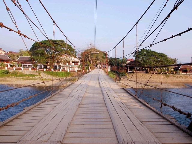 สะพานแดง แลนด์มาร์ค วังเวียง Namsong Bridge