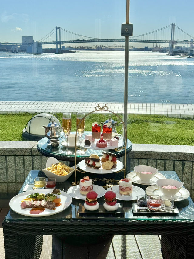 Strawberry and chocolate afternoon tea🍓