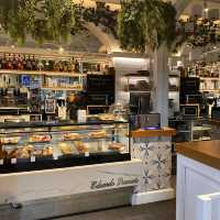 Chic patisserie in the heart of the city!