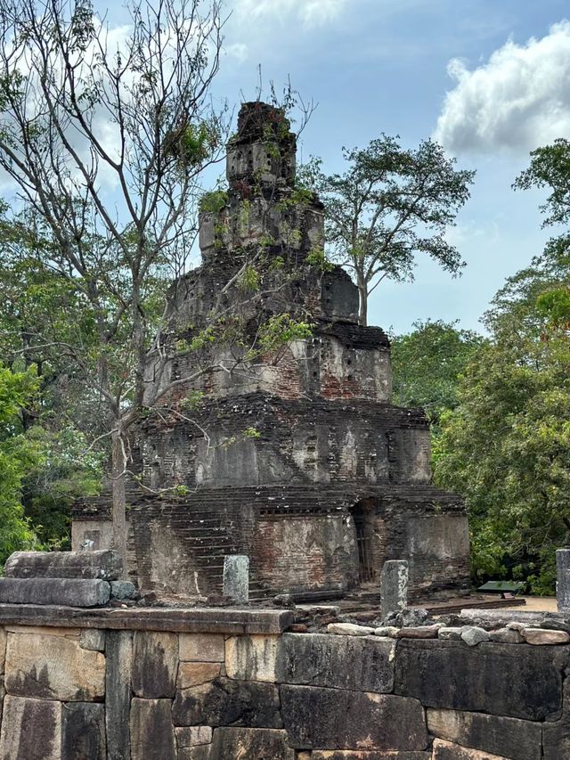 | Polonnaruwa |再次進入一處世界遗產,可看到孫悟空的場景。