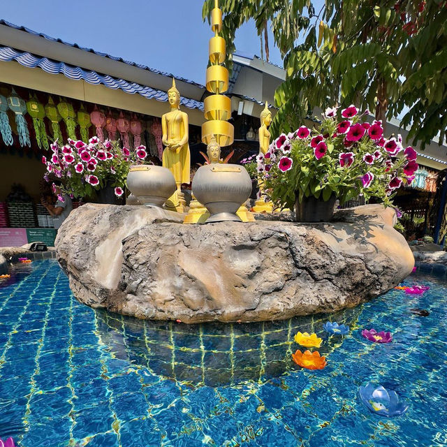 The Enchanting Blue Temple of Chiang Rai