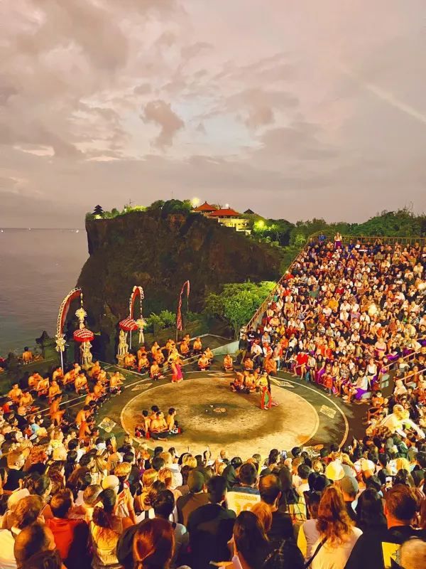 Bali's Uluwatu Temple and Kecak Dance Experience