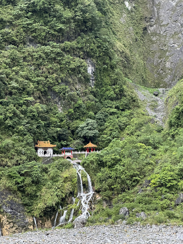 Cliffs, Caves, and Connections: A Solo Traveler’s Journey Through Hualien