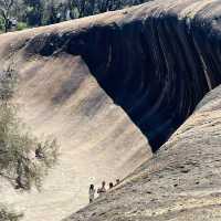 Drive to 🇦🇺 Nature's Masterpiece: Wave Rock