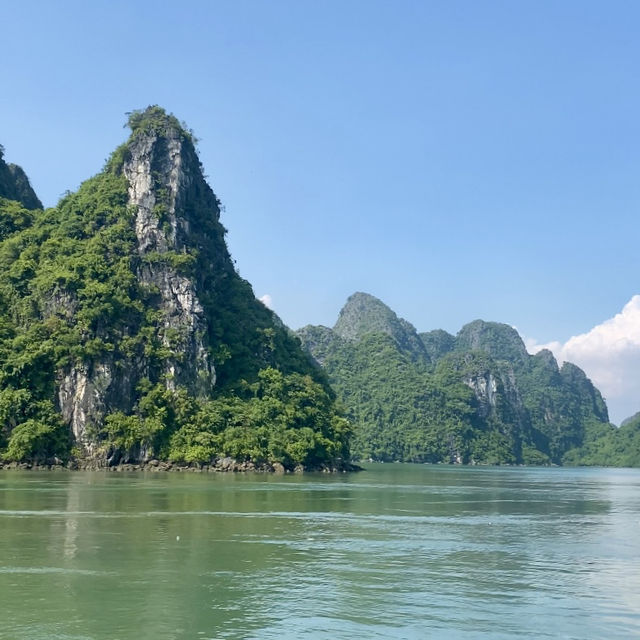 Majestic Rock Formations 🏞️