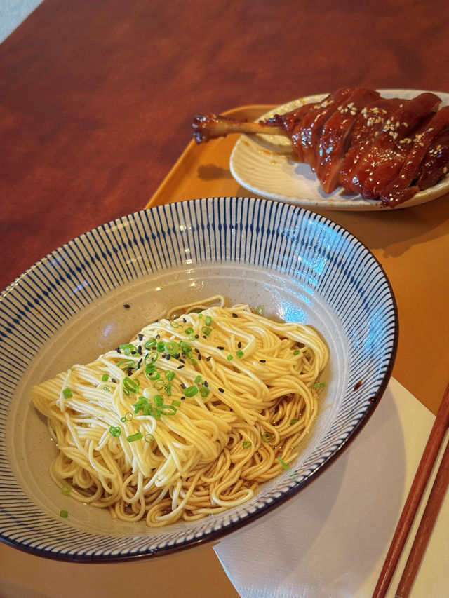 藏在老城南秦淮河邊的復古風麵館