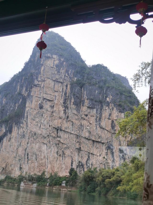 崇左花山岩畫——穿越千年的非遺圖騰岩畫。