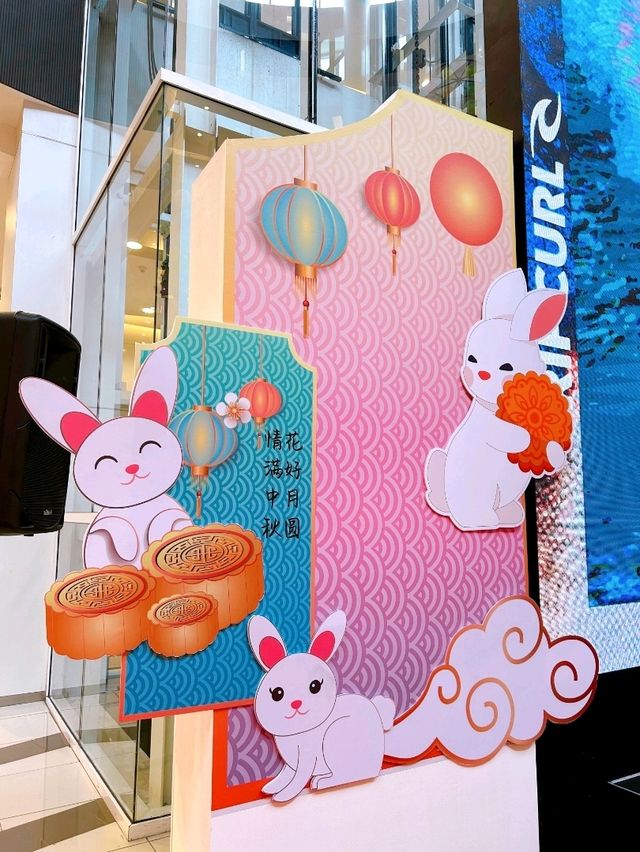 Celebrating the Mooncake Festival at Aeon Tebrau: A Vibrant Market of Mooncakes and Lanterns