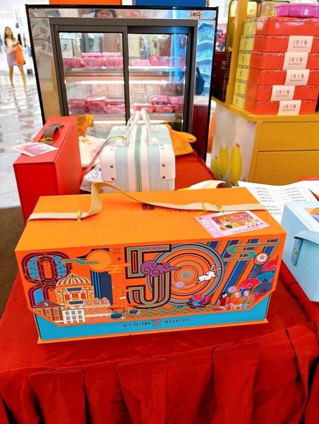 Celebrating the Mooncake Festival at Aeon Tebrau: A Vibrant Market of Mooncakes and Lanterns