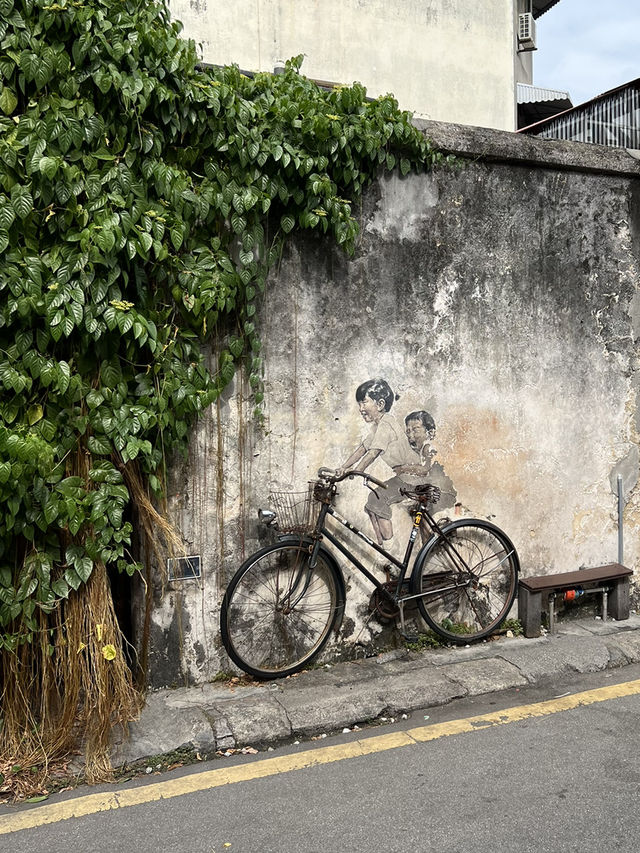 Exploring the Street Art in Penang, Malaysia 🇲🇾