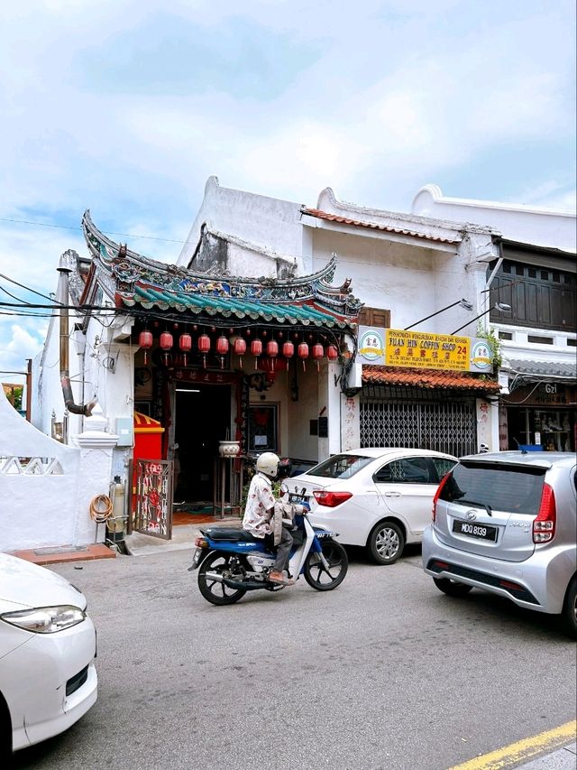 Exploring Jonker Street in Melaka