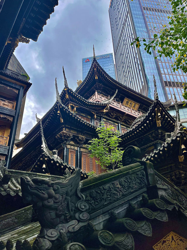 Luohan Temple: A gem in Chongqing. 