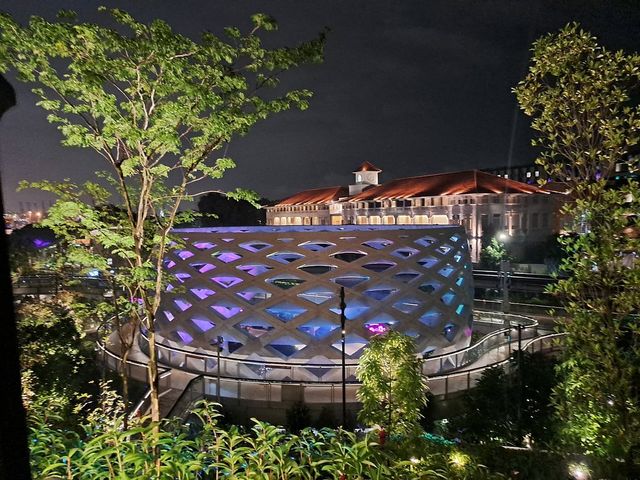 3.The most romantic places for free date in Singapore ( Sensoryscape )