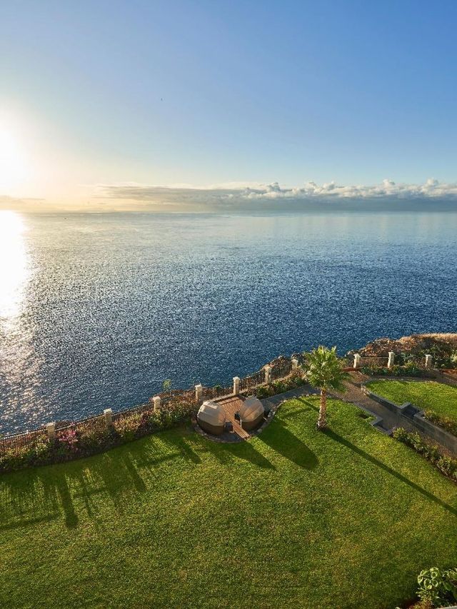 🌟 Madeira's Marvel: Luxe Cliffside Bliss 🌊