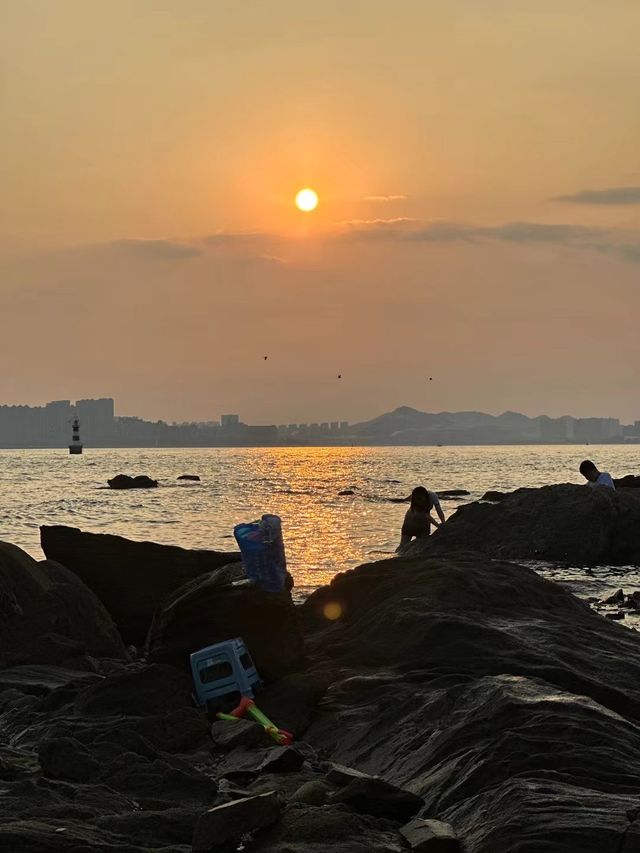 山東青島小麥島｜海邊的免費小島。