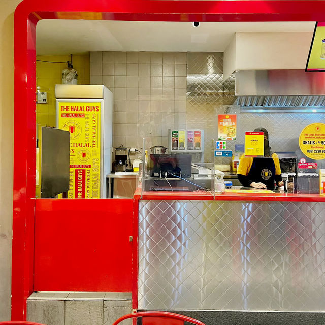 Flavorful Middle Eastern Delights at The Halal Guys Senayan