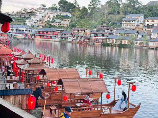 ล่องเรือหมู่บ้านจีนยูนนาน หมู่บ้านรักไทย